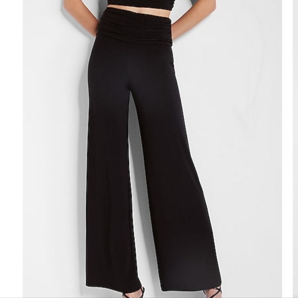 NWT Express high waisted ruched pants